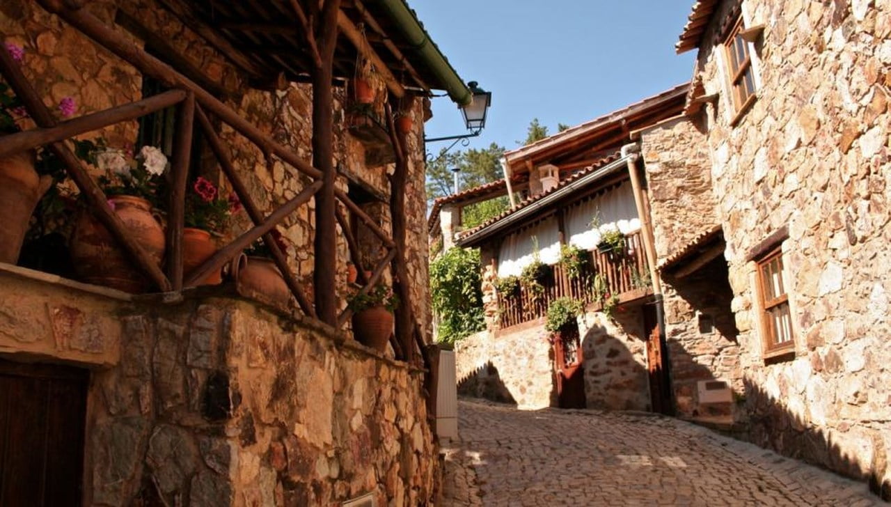 pontos turisticos portugal cerdeira aldeia xisto portugalenjoy agencia turismo tours passeios brasileiros bate volta lisboa portugal
